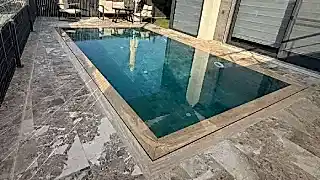 Kuşadası Soğucak'ta Gizli Savak Sistemli 7x3 21 Metrekarelik Havuz